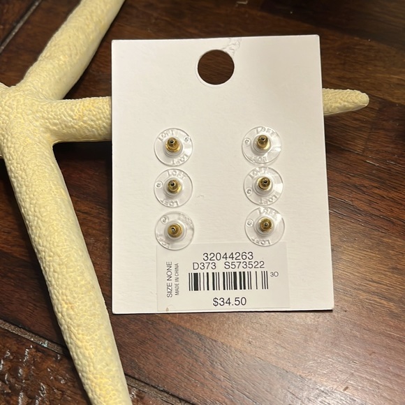 Set of Gold Earrings - Picture 4 of 5